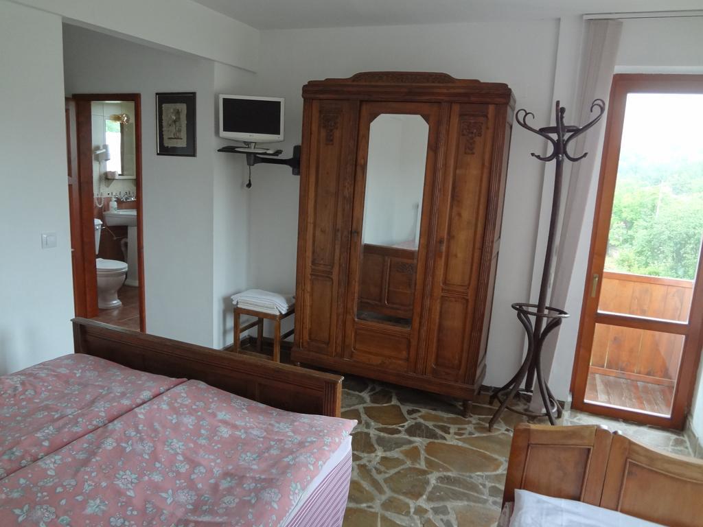 Guest House Diabora 알바나시 외부 사진