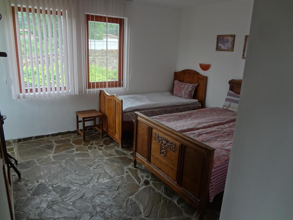 Guest House Diabora 알바나시 외부 사진