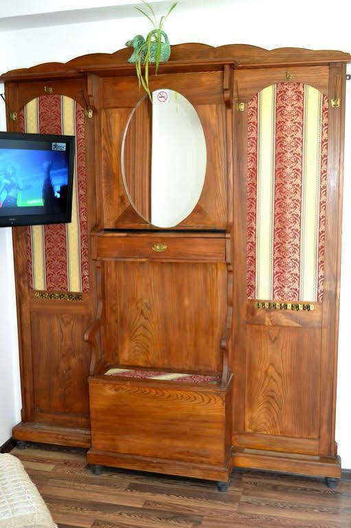 Guest House Diabora 알바나시 외부 사진