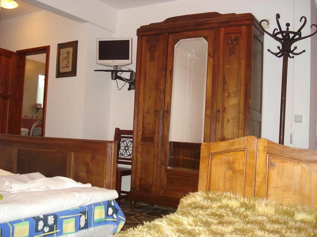 Guest House Diabora 알바나시 외부 사진