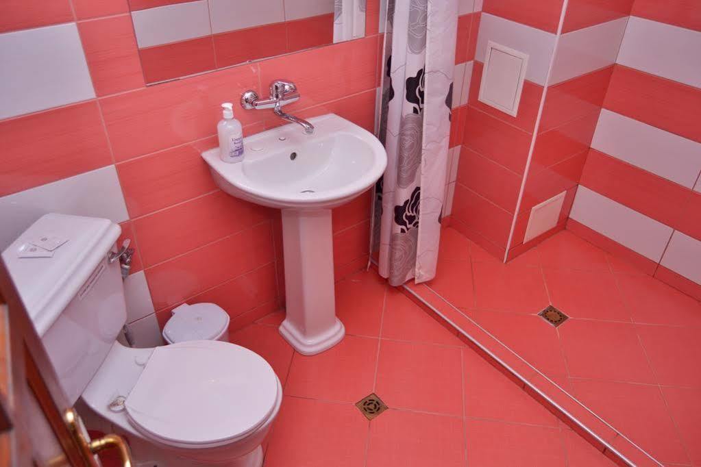 Guest House Diabora 알바나시 외부 사진