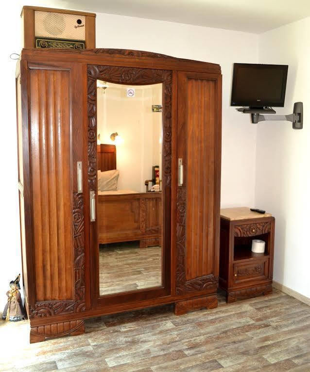 Guest House Diabora 알바나시 외부 사진