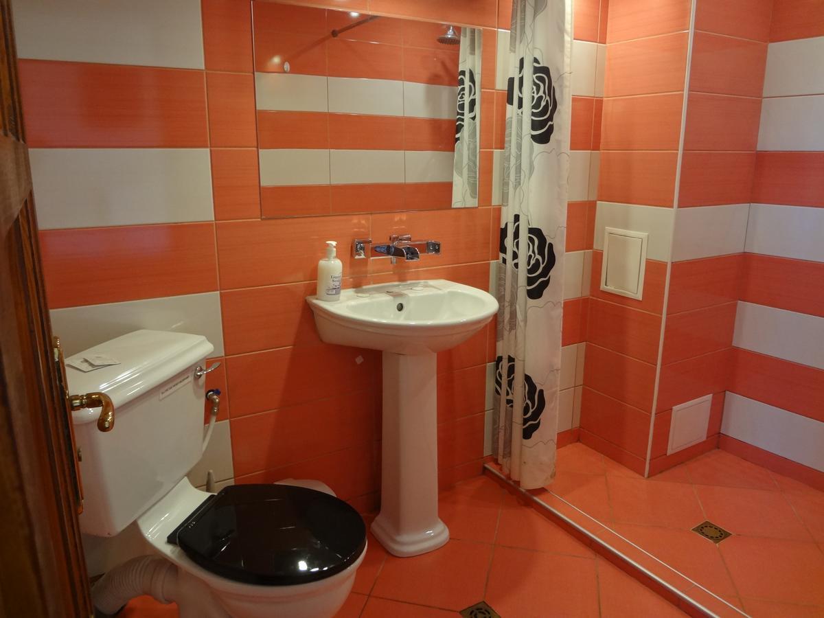 Guest House Diabora 알바나시 외부 사진
