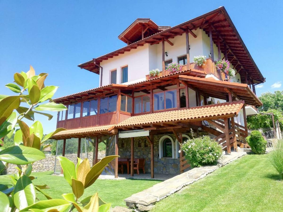 Guest House Diabora 알바나시 외부 사진