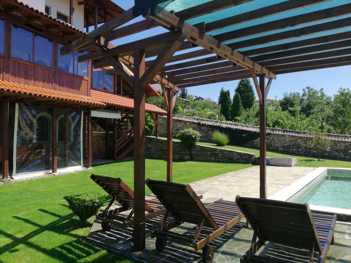 Guest House Diabora 알바나시 외부 사진