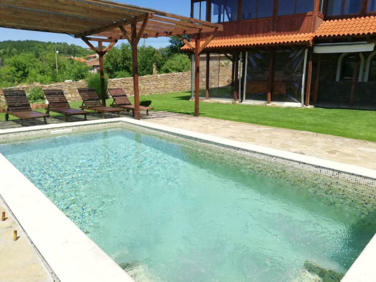 Guest House Diabora 알바나시 외부 사진